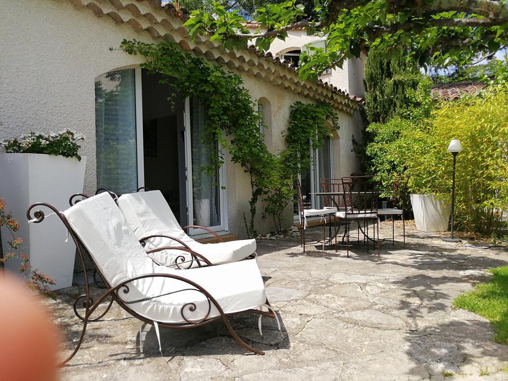 La Bastide Des Muriers Deaux Bagian luar foto