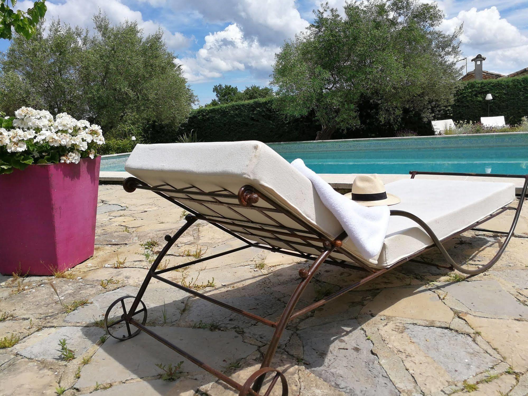 La Bastide Des Muriers Deaux Bagian luar foto
