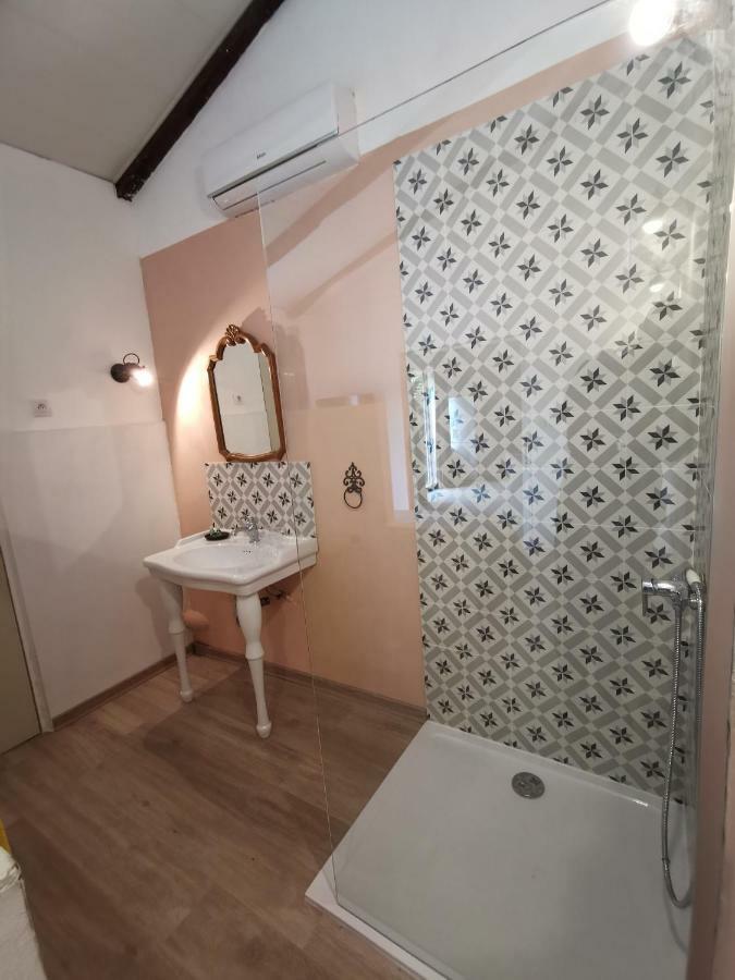 La Bastide Des Muriers Deaux Bagian luar foto